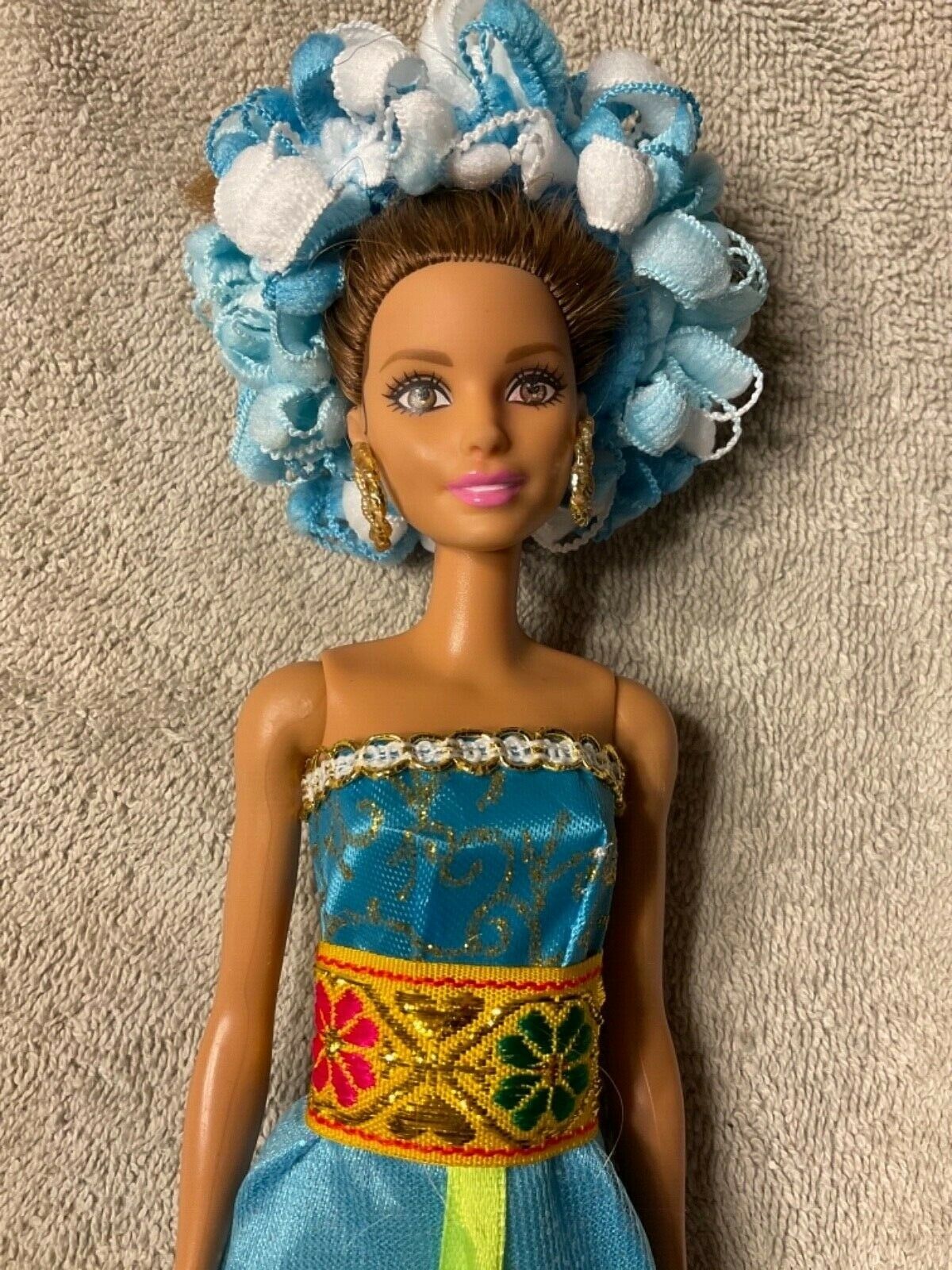 2015 Barbie With Gown  Brown Hair And Eyes