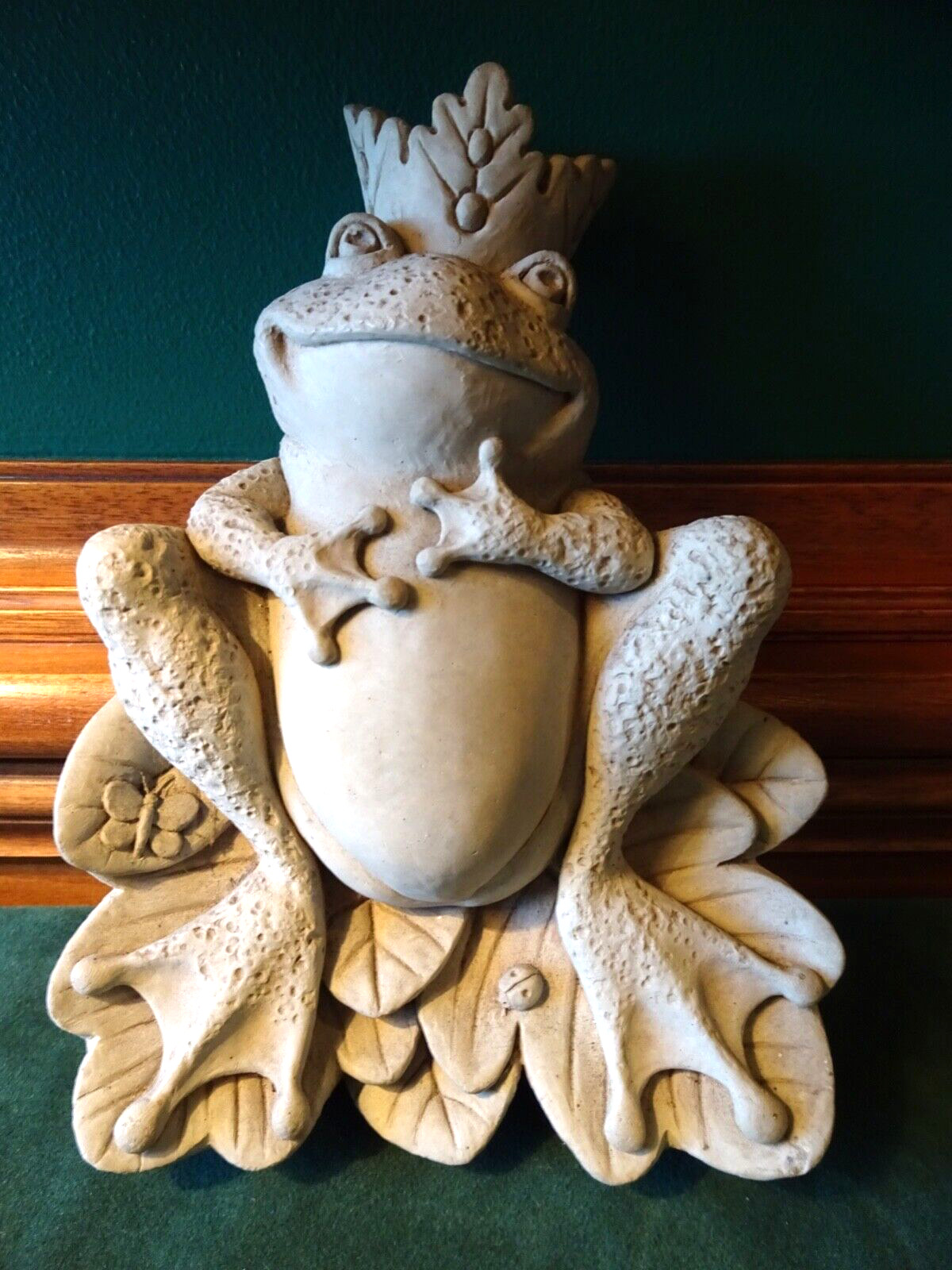 Carruth Studios King George Frog Wall Hanging, Indoors Or Outdoors, 6.75" Tall