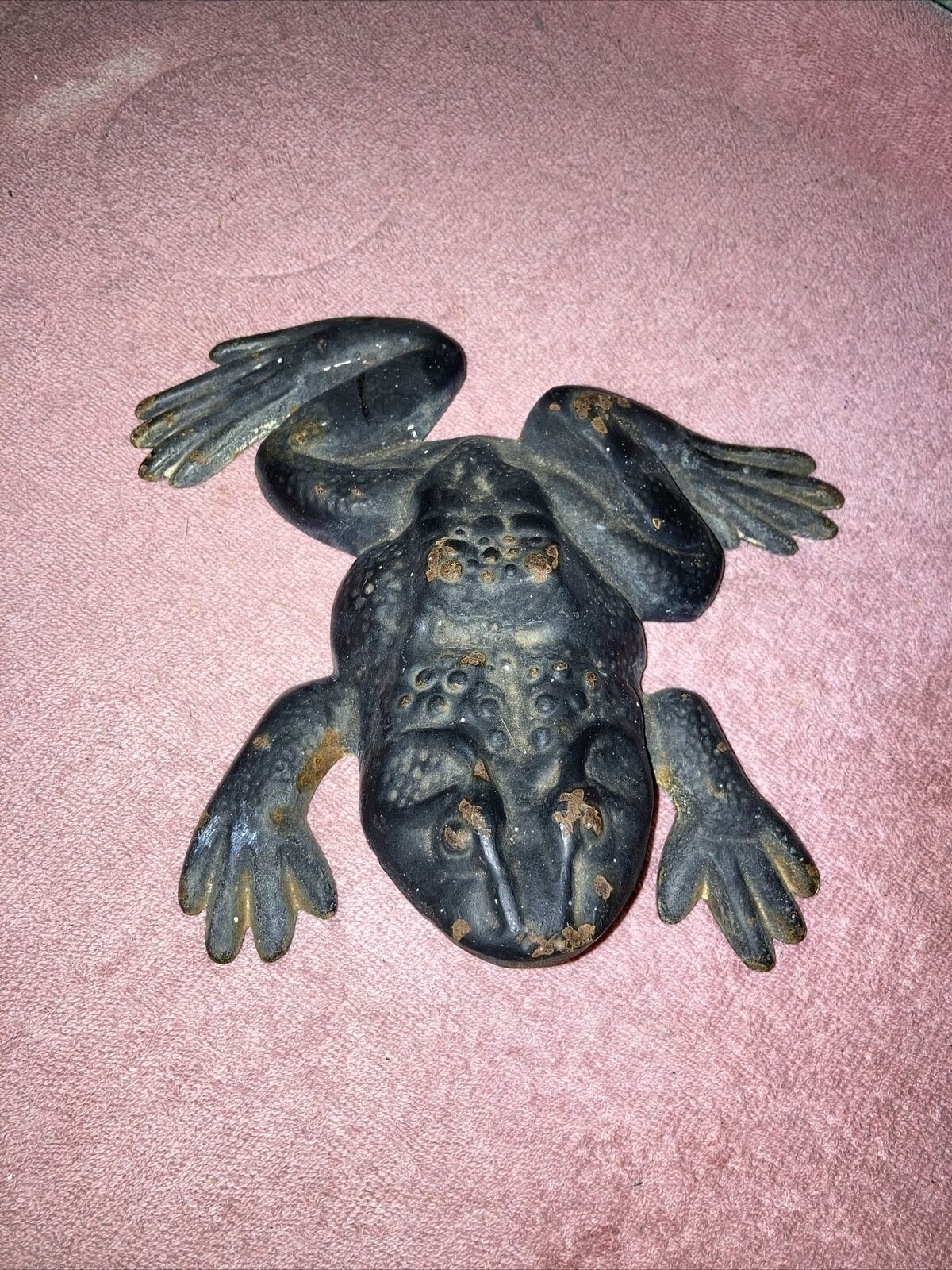 Vintage 1966 Virginia metal crafters 7” cast iron frog toad