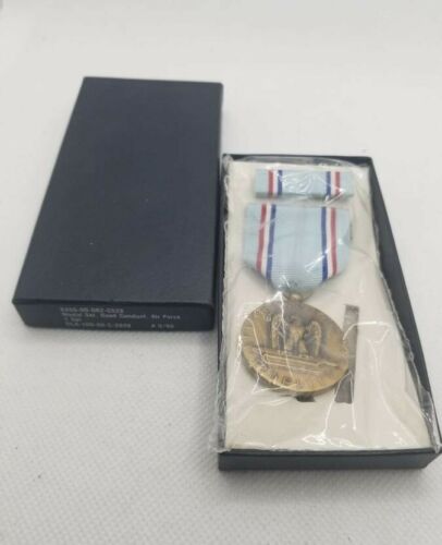 US Air Force Good Conduct medal with ribbon bar USAF